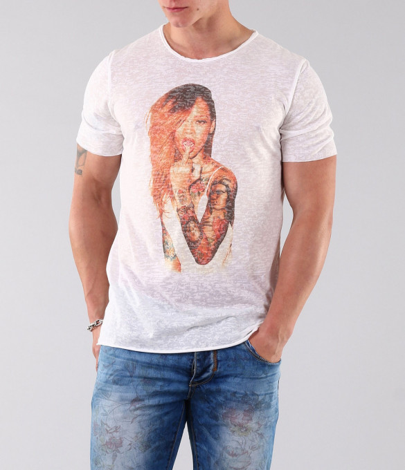 Мъжка бяла тениска с атрактивна щампа