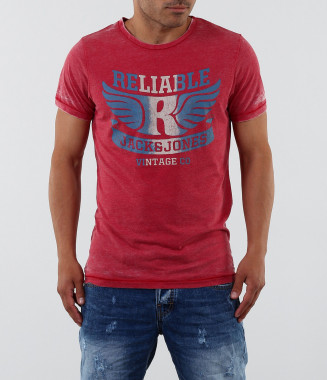 Червена тениска