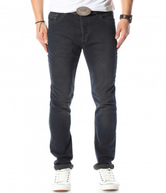 Изчистени дънки с избелял...