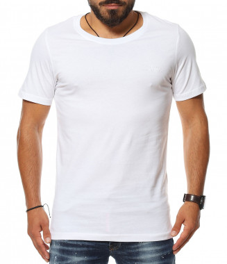 Тениска с щампа на гърба...