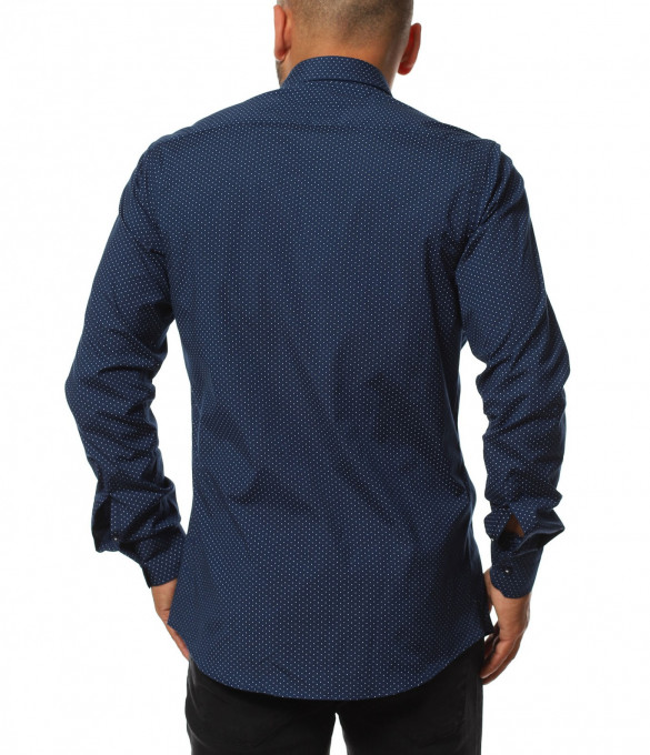 Вталена риза със семпъл акцент 11809...