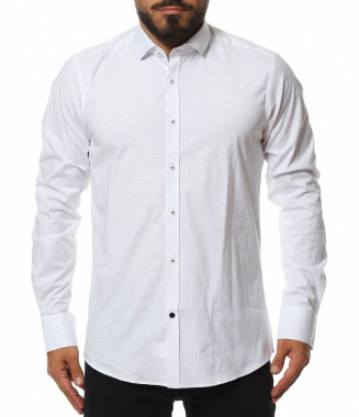 Вталена риза със семпъл...