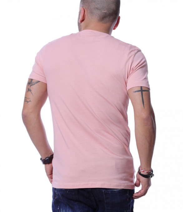 Фланелка със свежа лятна апликация...