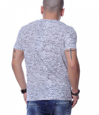 Тениска с дребни надписи... 2