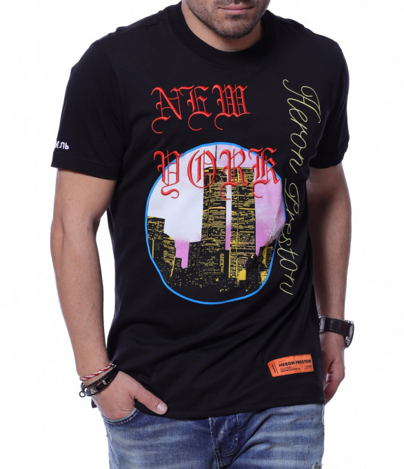 Еднотонна тениска с щампа 12237 - Черен