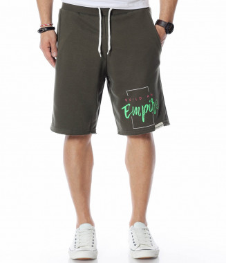 Къси панталони с надпис...