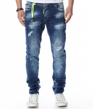 Свежи дънки с декорация...