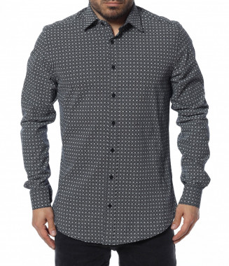 Риза с интересен принт...