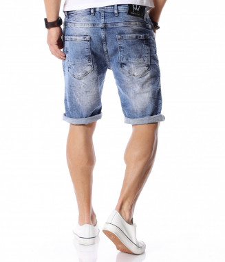 Изразителни къси дънки... 2