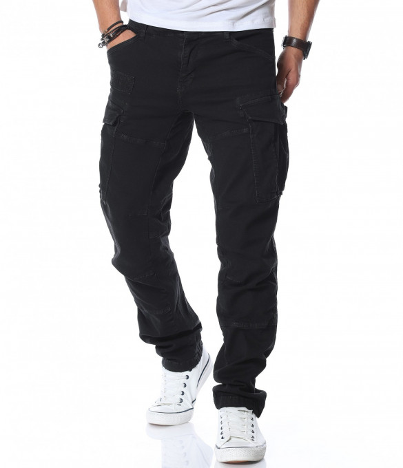 Класически карго панталон с нашивка...