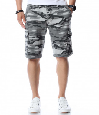 Къси камуфлажни панталони...