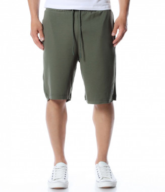 Едноцветни къси панталони...