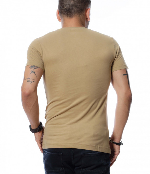 Тениска с авангардна щампа 12219 - Кафяв