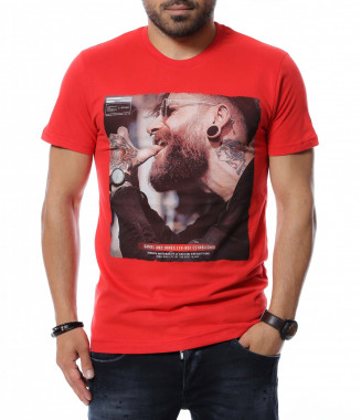 Тениска с авангардна щампа...