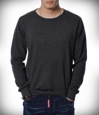 Блуза с изчистен дизайн...