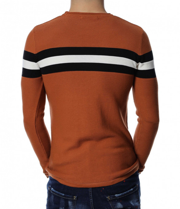 Пуловер с цветни линии 13161 - Кафяв