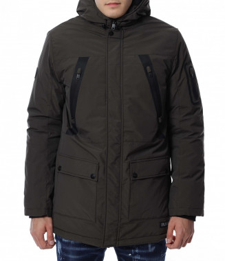 Яке с издължена кройка...