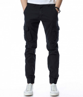 Едноцветен карго панталон...