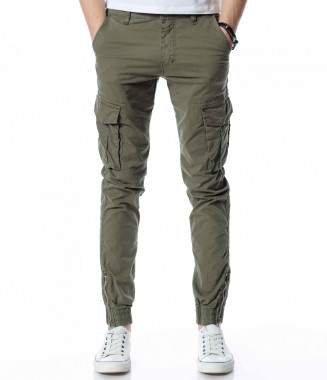 Карго панталон в класически...