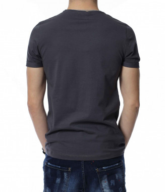 Тенсиска с голяма апликация... 2