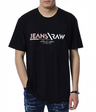 Тениска в големи размери...