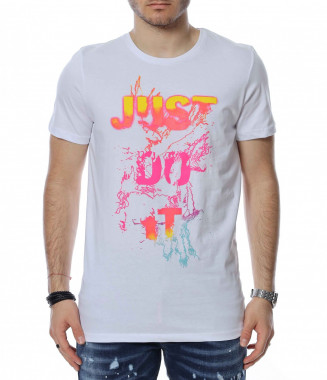 Тениска с цветен надпис...