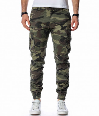 Камуфлажен карго панталон...