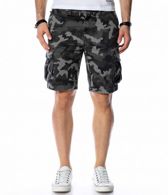 Къси камуфлажни панталони...