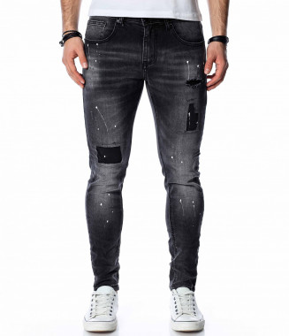 Черни дънки с пръски и...