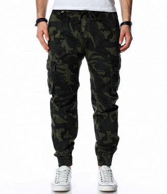 Камуфлажен Jogger панталон...