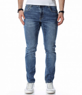 Дънков панталон в син цвят...