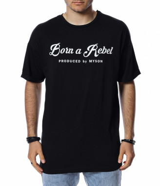 Тениска с удължена кройка...