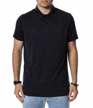 Едноцветна тениска с яка...