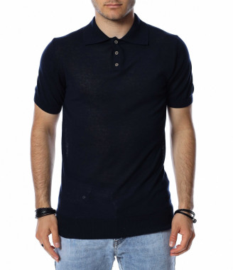 Тениска с яка от тънко...