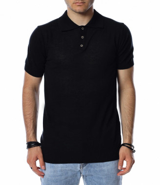 Тениска с яка от тънко...