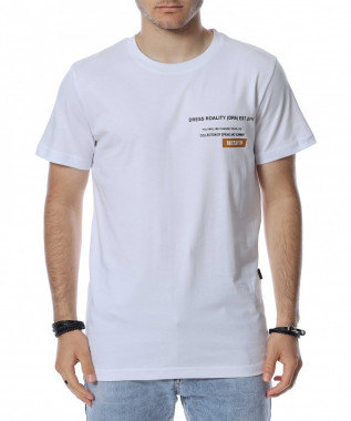 Тениска със забележителна...