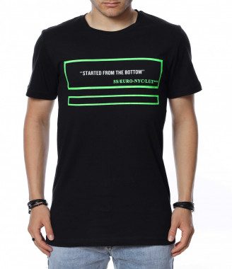 Тениска с неонова щампа...