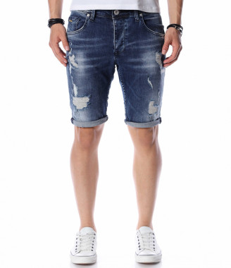 Къси дънки с накъсан дизайн...