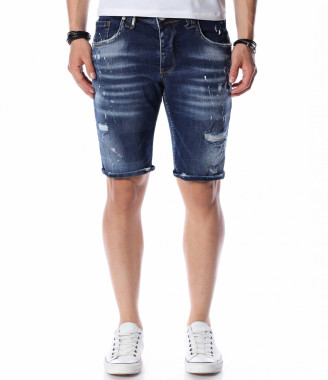 Къси дънки с пръски и...