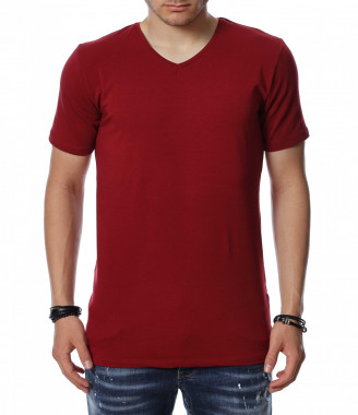 Тениска в изчистен дизайн и...