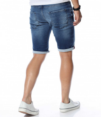 Изчистени дънкови бермуди... 2