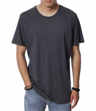 Изчистена тениска в големи...