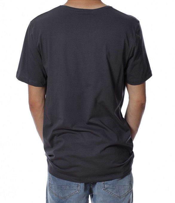 Изчистена тениска в големи размери...