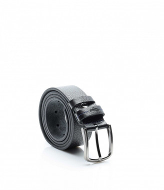 Кожен колан в черен цвят...