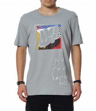 Тениска със свежа апликация...