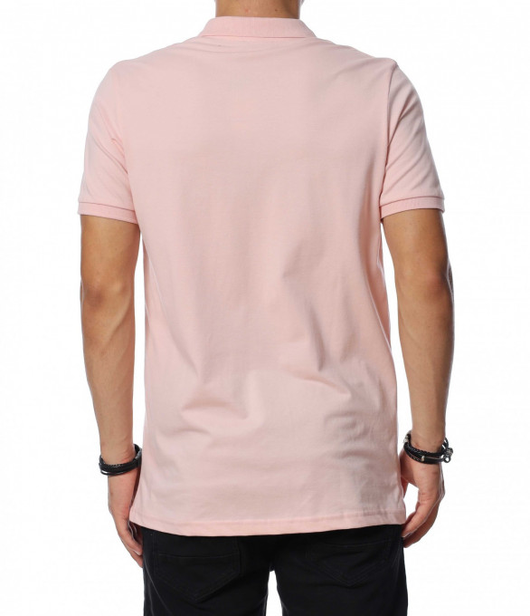 Тениска с яка в класическа кройка...