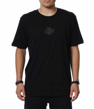 Тениска с къс ръкав и...